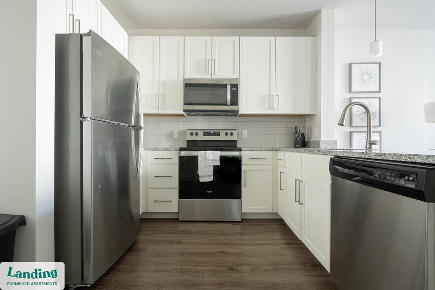 Building Photo - 340 W 25th St