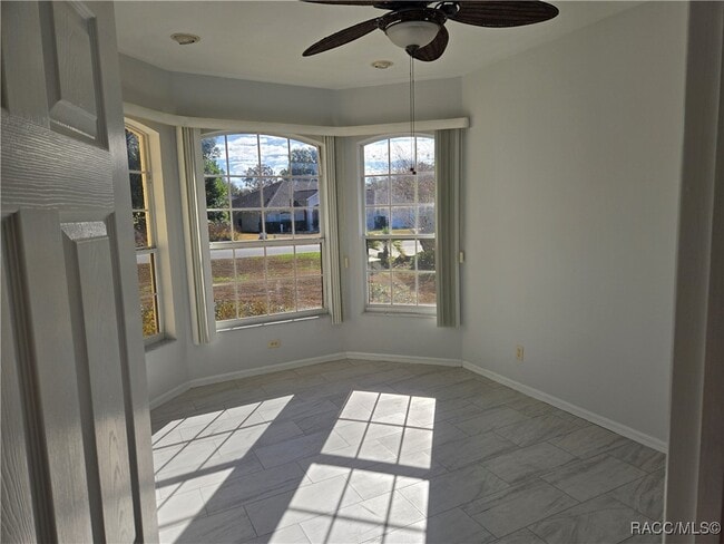 Building Photo - 2846 N Kittery Point