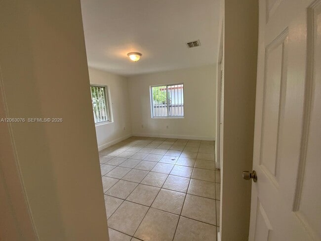 Building Photo - 3342 NW 9th Ave