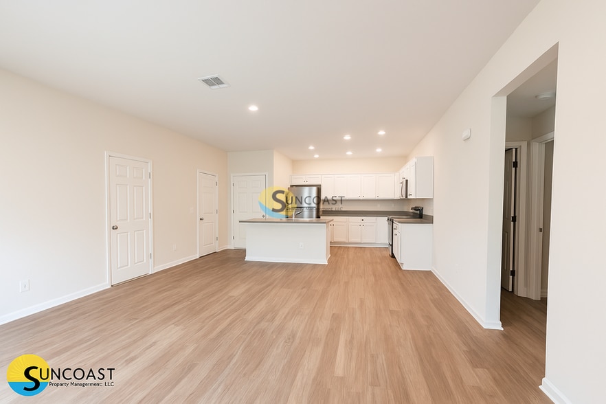 Building Photo - 397 Greenbriar Blvd