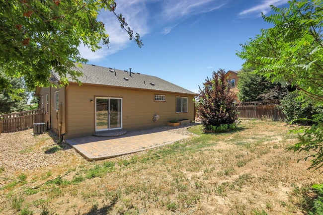 Building Photo - $2,295.00, 2 bedroom plus office, 2 bathro...