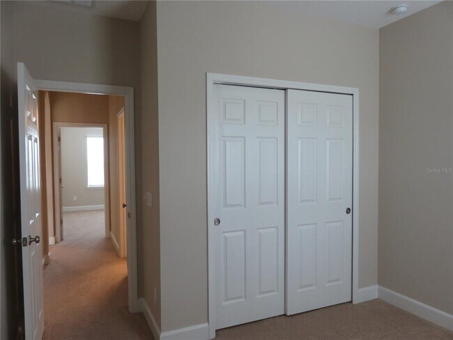 Building Photo - 11601 Maple Palm Way