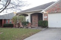 Building Photo - 725 Sequoia Dr