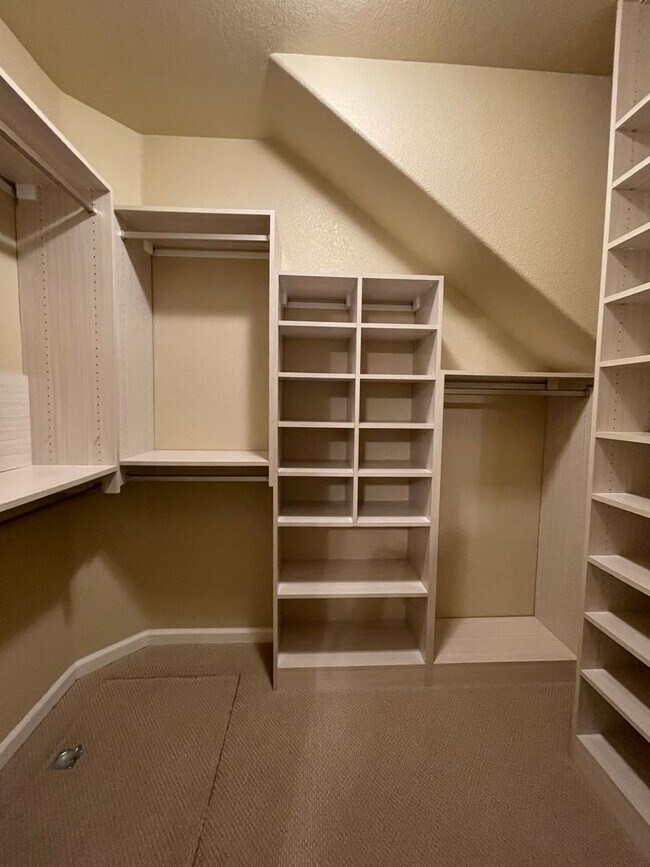 Building Photo - Beautiful home in Sparks- Gated community!