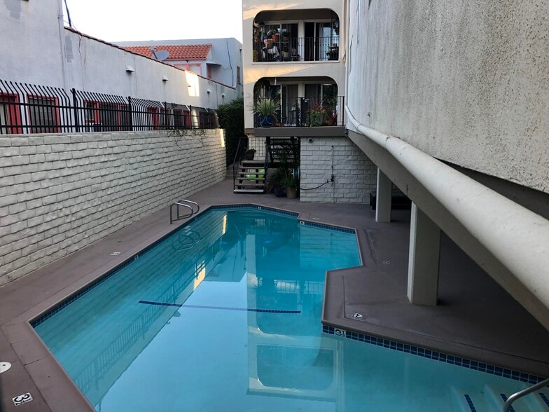 Private Swimming Pool - 4045 E 3rd St