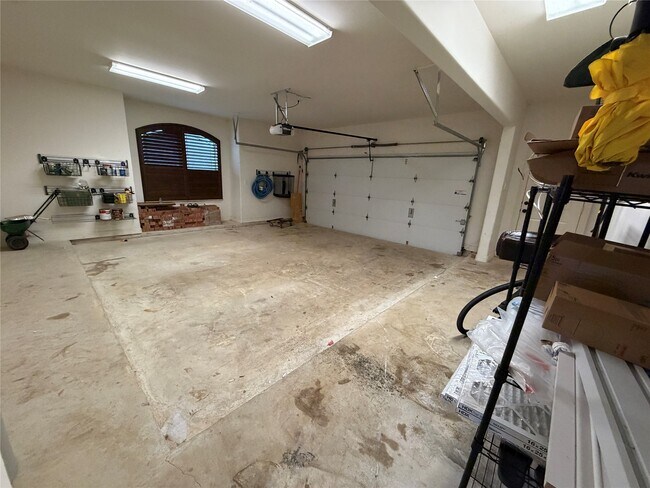 Building Photo - 28264 Rose Ln