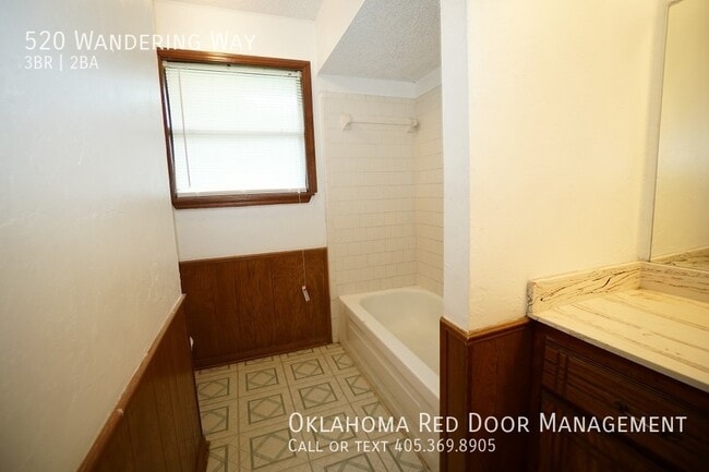 Building Photo - 520 Wandering Way