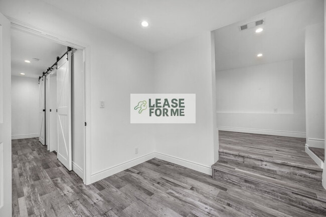 Building Photo - 9848 Portola Dr