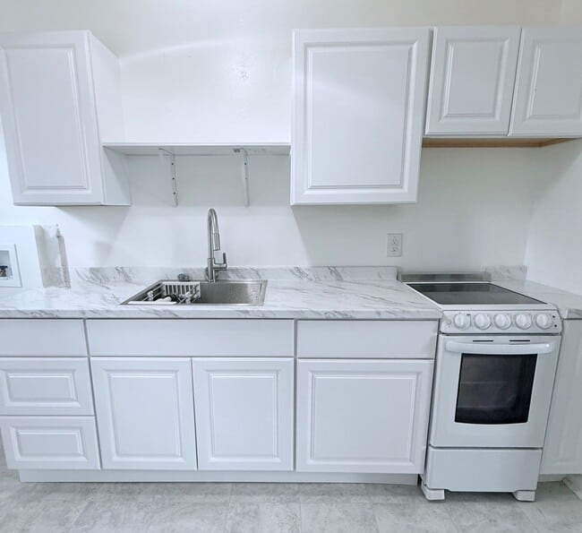 Building Photo - 1490 John Chapman Rd