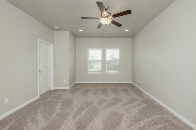 Building Photo - Live, love, and grow in this charming townhome!