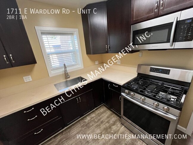 Building Photo - 1711 E Wardlow Rd