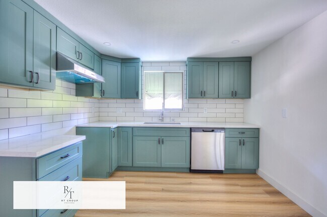 Building Photo - Fully Upgraded Spacious 3-Bedroom Unit in Prime Arcadia Location