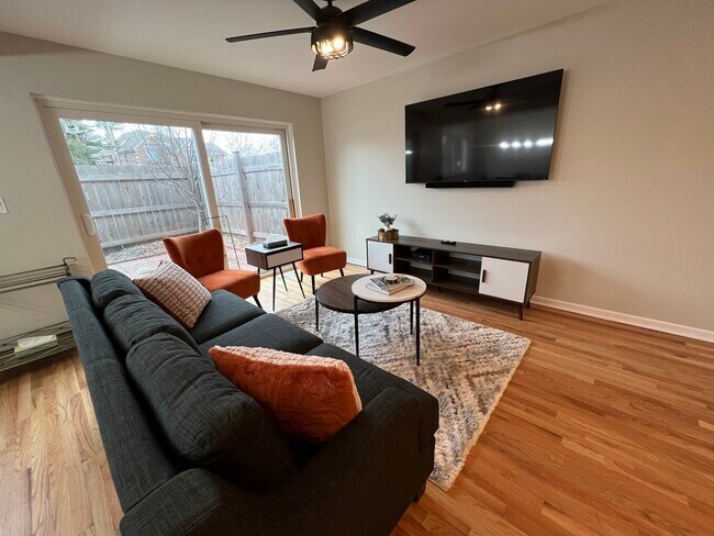 Building Photo - 725 Hibbard Rd