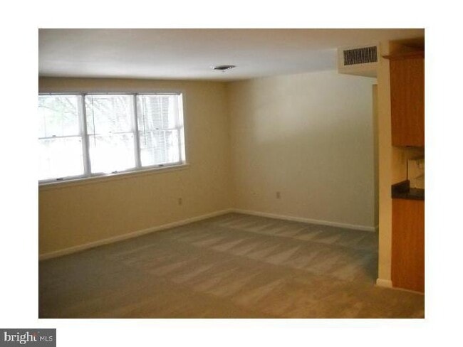 Building Photo - 203 Gale St