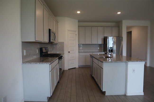 Building Photo - 5806 Aurora Grns Ln