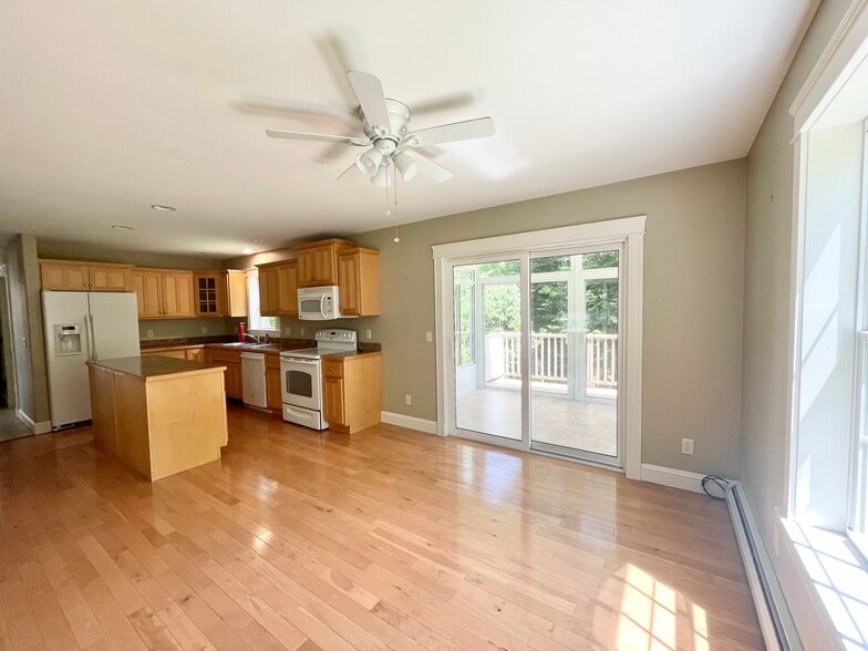 Building Photo - 31 Sergeant Ln