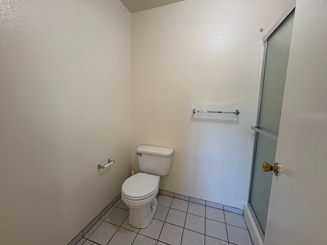 Building Photo - SOLAR POWERED 3 Bedroom 2 bath with large ...