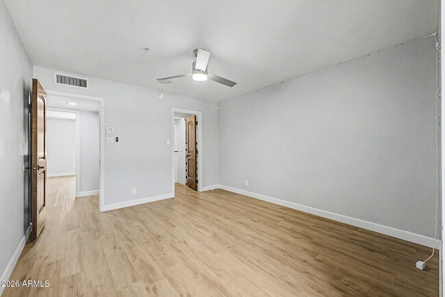 Building Photo - 2311 E Colter St
