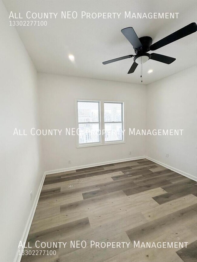 Building Photo - 2232 W 104th St