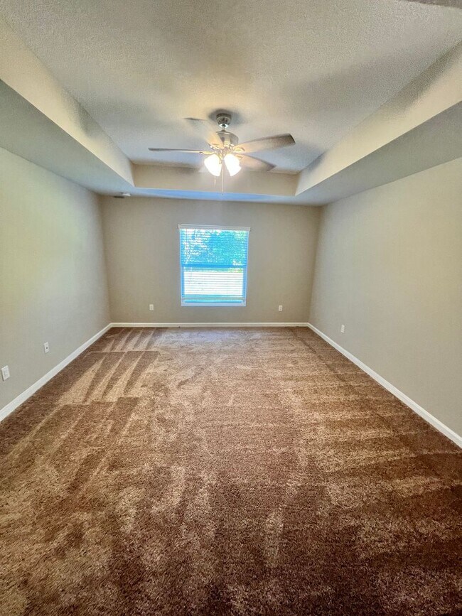 Building Photo - NEW 4 BEDROOM 3 BATH HOME! AMAZING LOCATION!