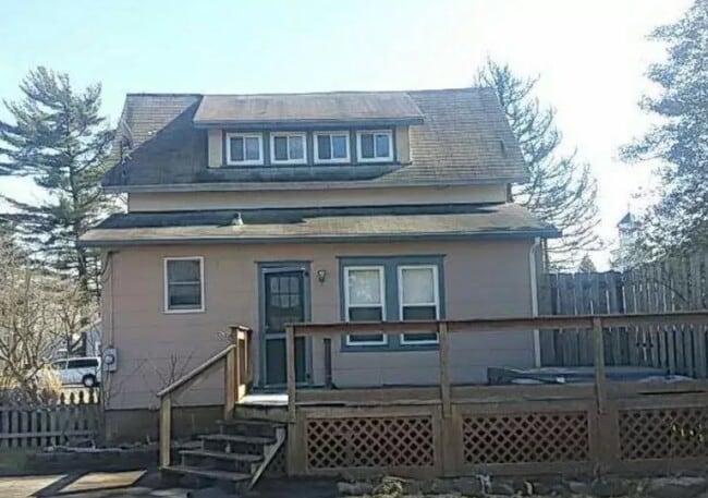 Building Photo - 245 London Ave