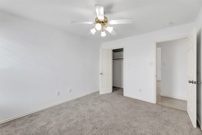 Building Photo - 24523 Rathford Ct