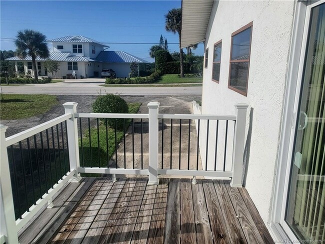 Building Photo - 4203 NE Skyline Dr