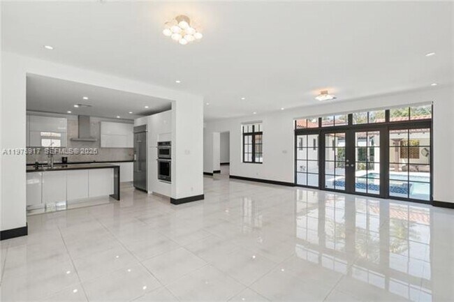 Building Photo - 519 Alhambra Cir