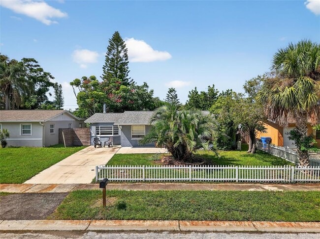 Building Photo - 11119 Temple Ave