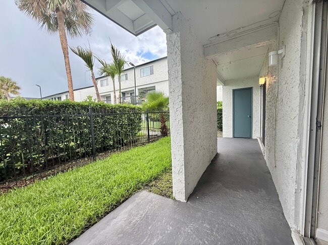 Building Photo - 4117 S Semoran Blvd