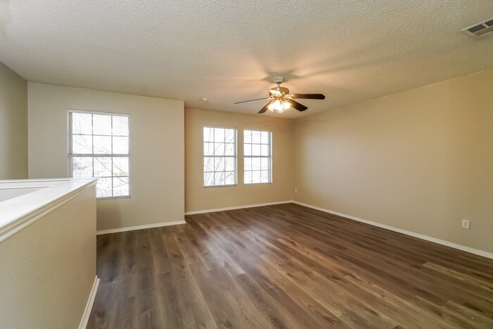 Building Photo - 8003 Mosstree Dr