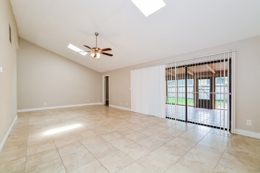 Building Photo - 1024 Old Magnolia Cove