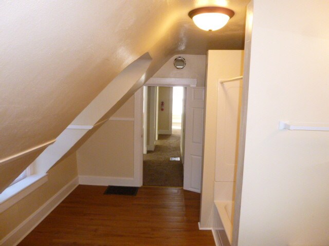 Building Photo - 416 S Adams St
