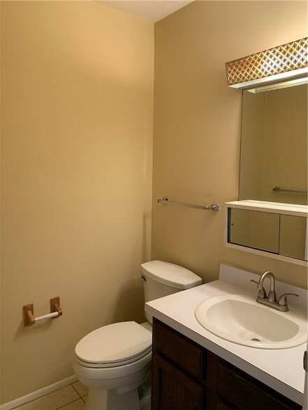 Building Photo - 37 Pine Arbor Ln