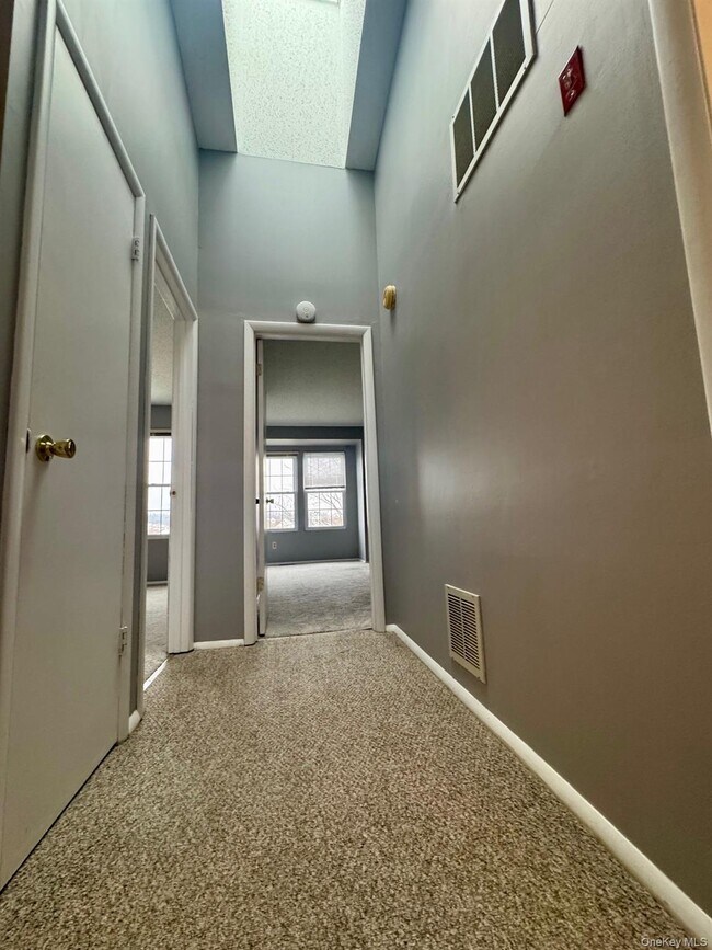 Building Photo - 3917 Whispering Hills Dr