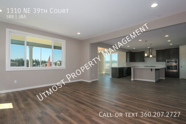 Building Photo - 1310 NE 39th Ct