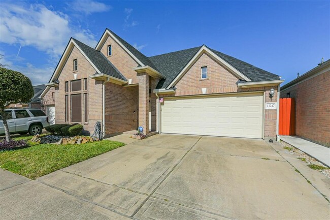 Building Photo - 13247 Gardnerville St