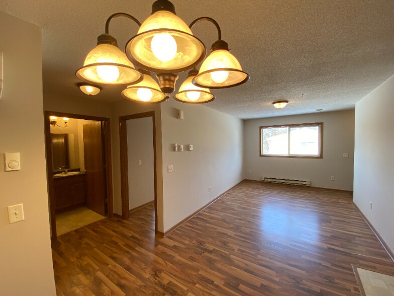 Building Photo - 2451 Main St S