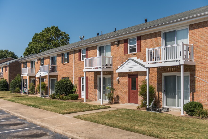 Primary Photo - Crosswinds Apartments