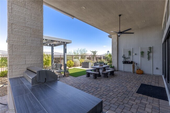 Building Photo - 5192 Rock Daisy Dr