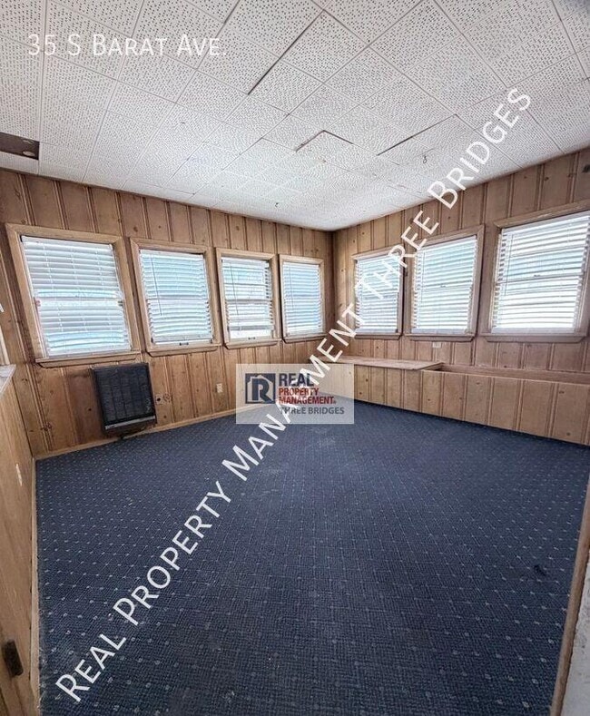 Building Photo - 35 S Barat Ave