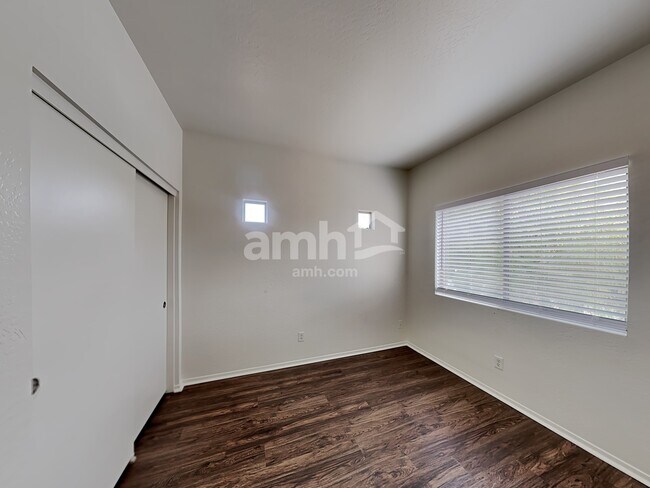 Building Photo - 16864 W Tasha Dr