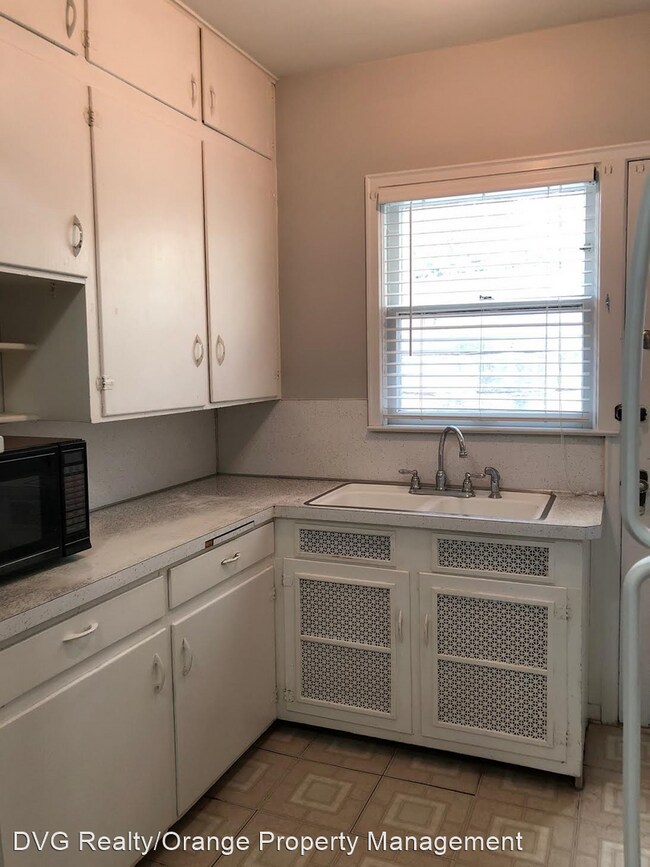 Building Photo - 4178 Cass St