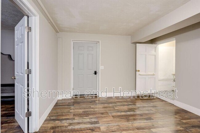 Building Photo - 289 Ashbrook Dr