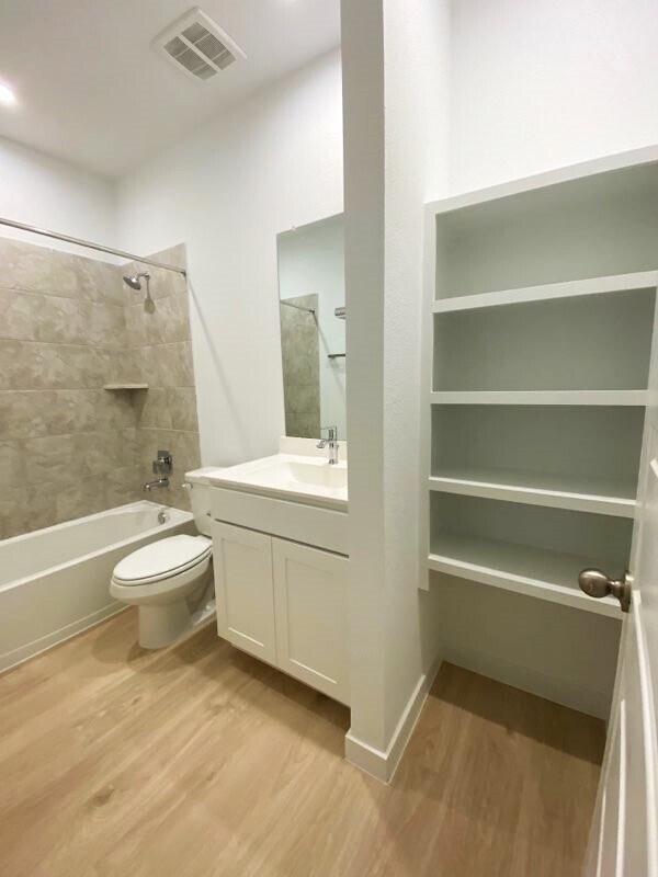 Building Photo - 4971 Edgewood Dr