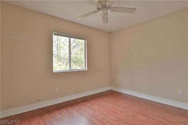 Building Photo - 10170 Tin Maple Dr