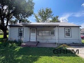 Building Photo - 3 bedroom home