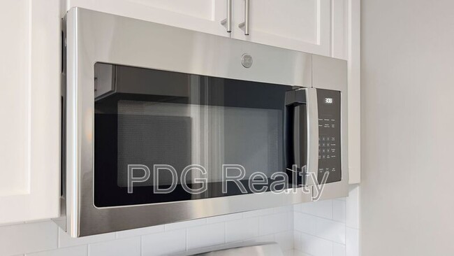 Building Photo - 3833 Chenoweth Ct