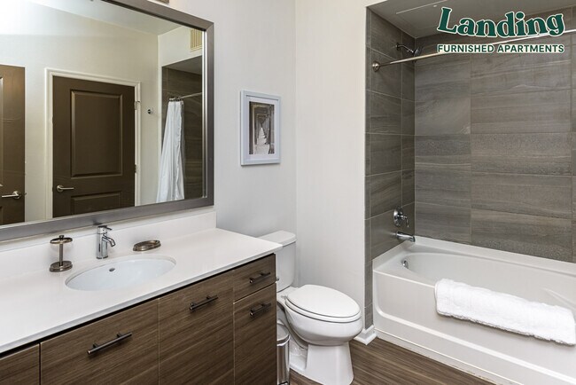 Building Photo - 1202 N 10th Pl