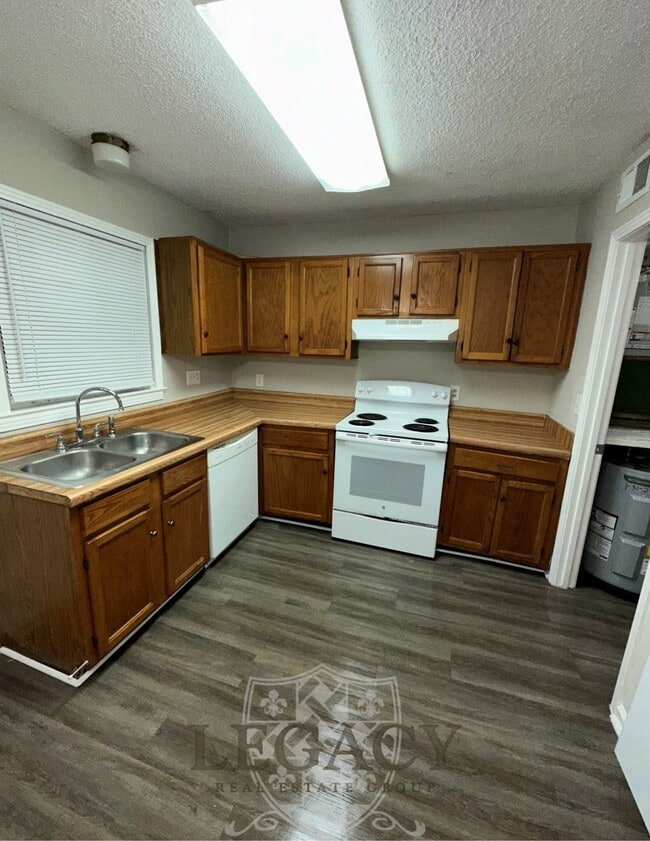 Building Photo - 748 Holder Dr